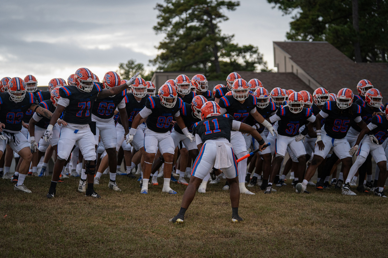 American football team in black and